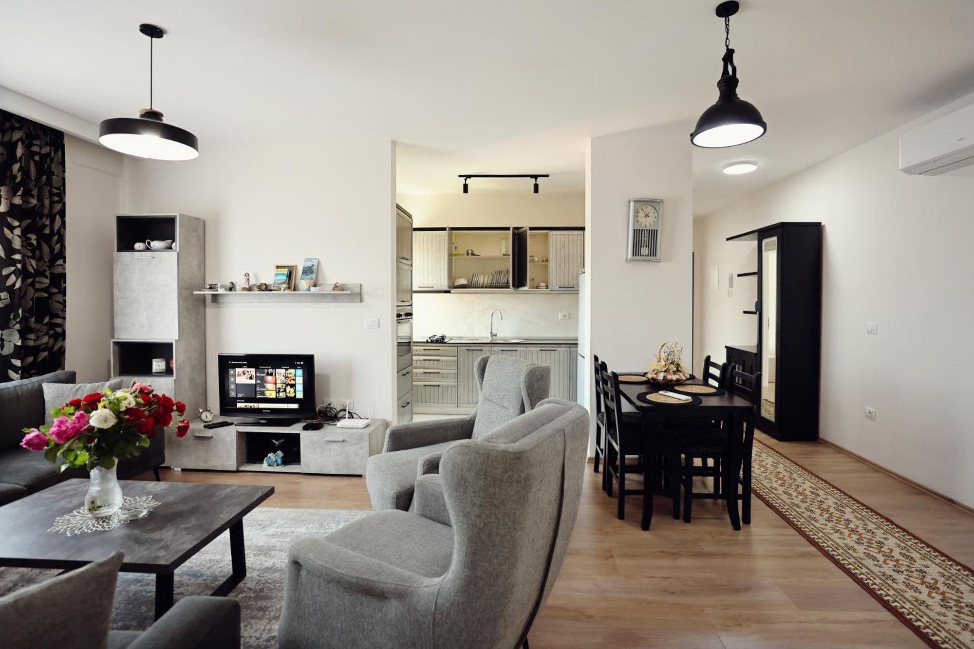 L.l Maison 2 *